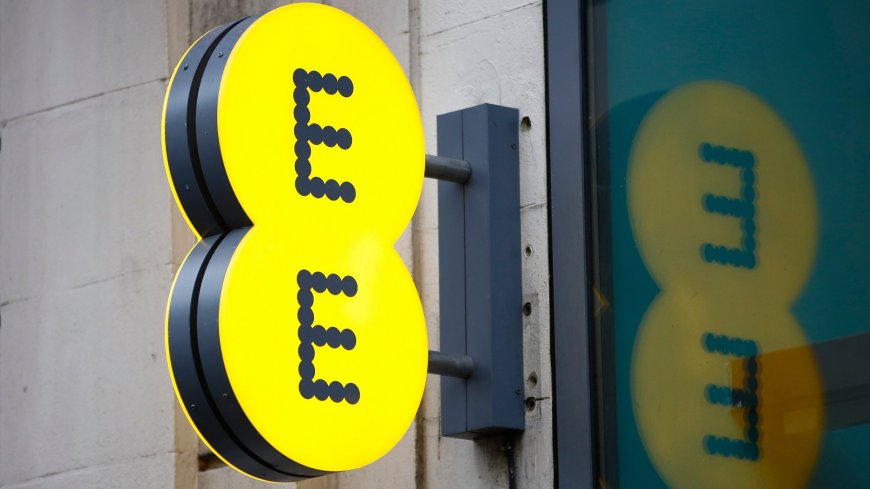 Hundreds of EE customers hit by shock charges of up to £400 in billing blunder – can you get compensation? --[Reported by Umva mag]