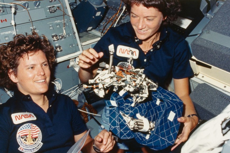 On this day in space! Oct. 11, 1984: The first American woman walks in space --[Reported by Umva mag]