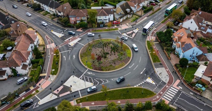 Roundabout with 36 traffic lights branded ‘ridiculous’ by drivers and residents --[Reported by Umva mag]