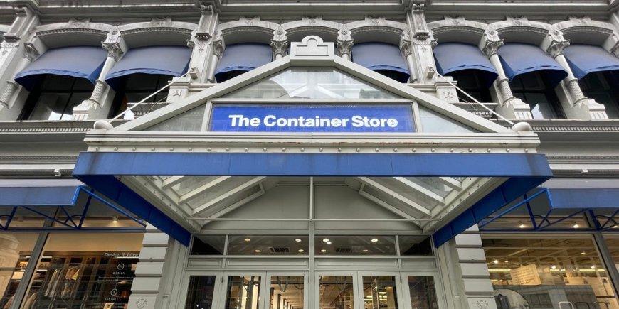 I visited The Container Store to see why sales are down. The selection was incredible, but the prices were higher than I expected. --[Reported by Umva mag]