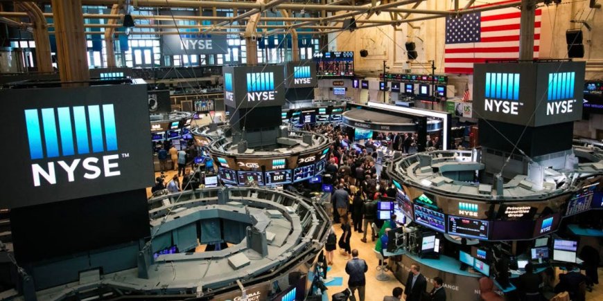 Stock market today: Indexes hit records and notch 5-week win streak after upbeat earnings, cool inflation --[Reported by Umva mag]