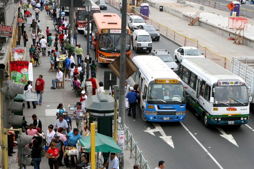 Lima’s public transport halted as workers strike for more protection against criminals --[Reported by Umva mag]