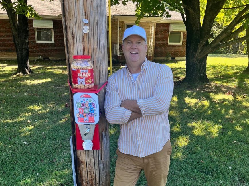 ‘DOGS DON'T CARRY CASH’: Dog treats are free in this front yard gumball machine --[Reported by Umva mag]