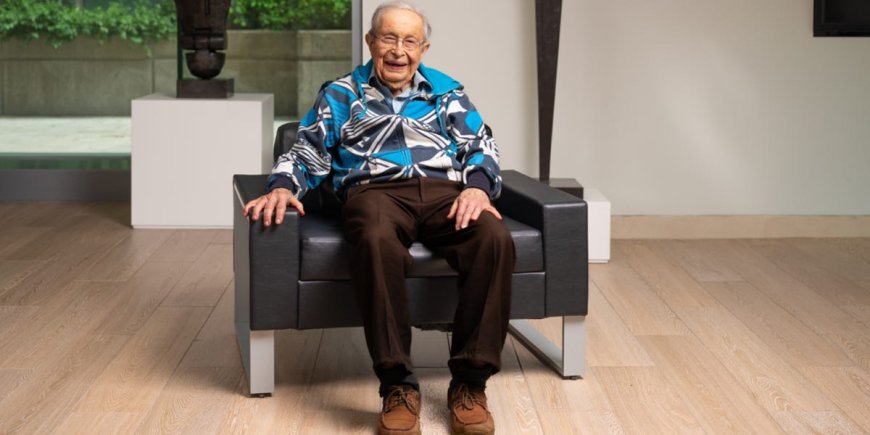 A 101-year-old former doctor who worked until he was 85 shared his 3 longevity secrets &mdash; including eating sardines --[Reported by Umva mag]