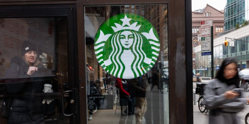 Starbucks store workers want their new CEO to take action on these 4 issues --[Reported by Umva mag]