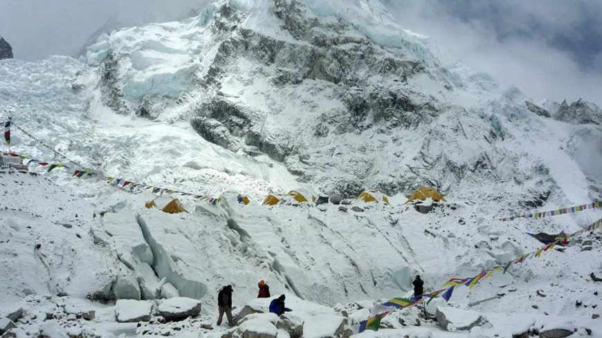 Inside Everest’s chilling ‘Rainbow Valley’ home to 200 bodies of doomed climbers who suffered same fate as Andrew Irvine --[Reported by Umva mag]