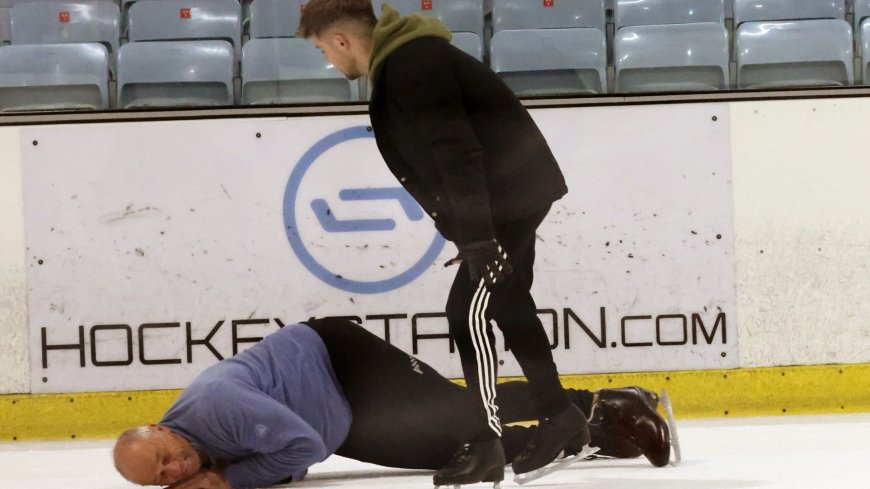 Olympic legend Sir Steve Redgrave stacks it on the ice as first celebs spotted training for new series of Dancing On Ice --[Reported by Umva mag]