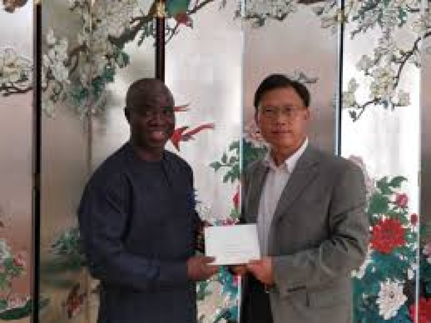 Amb. Yin Chengwu meets with Liberian Minister of Agriculture Nuetah --[Reported by Umva mag]