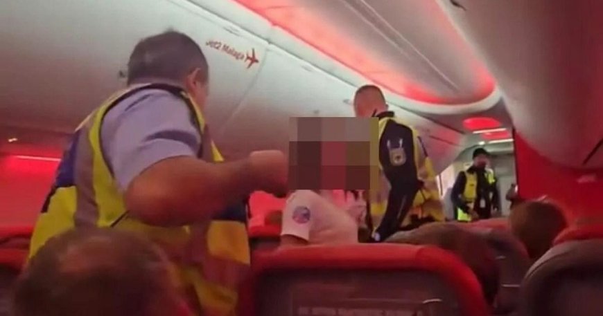 Drunk passengers ‘spit and scrap’ on Jet2 flight --[Reported by Umva mag]