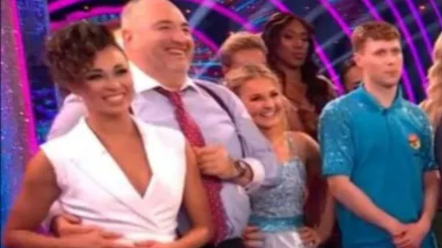 Watch awkward moment Strictly’s Katya Jones PUSHES Wynne Evans’ hand off her waist in shock move --[Reported by Umva mag]