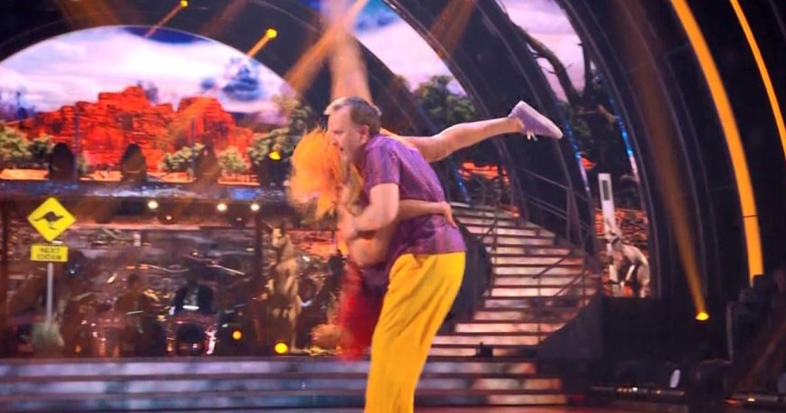 Strictly’s Chris McCausland praised for achieving the unimaginable with extraordinary stunts --[Reported by Umva mag]