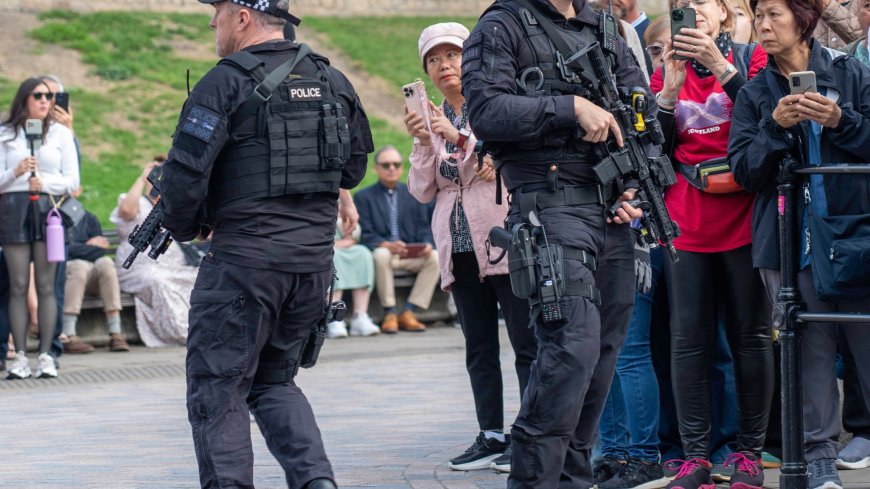 Windsor Castle cops fear they’ve been left like ‘sitting ducks’ as armed officers removed from two main gates --[Reported by Umva mag]