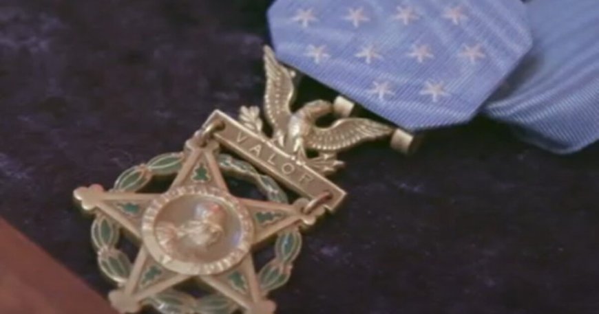 Donald Trump Endorsed by More Than a Dozen Medal of Honor Recipients --[Reported by Umva mag]