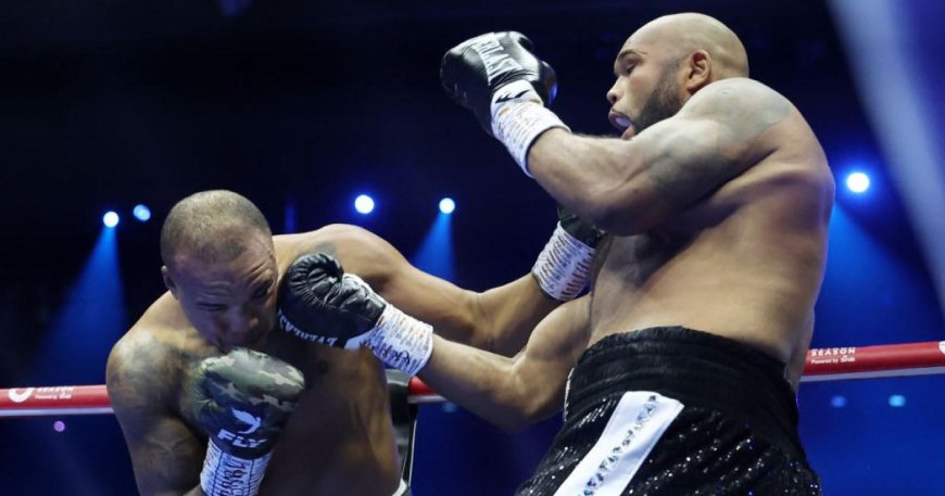 British heavyweight boxer left with sickening dent in head after brutal knockout --[Reported by Umva mag]