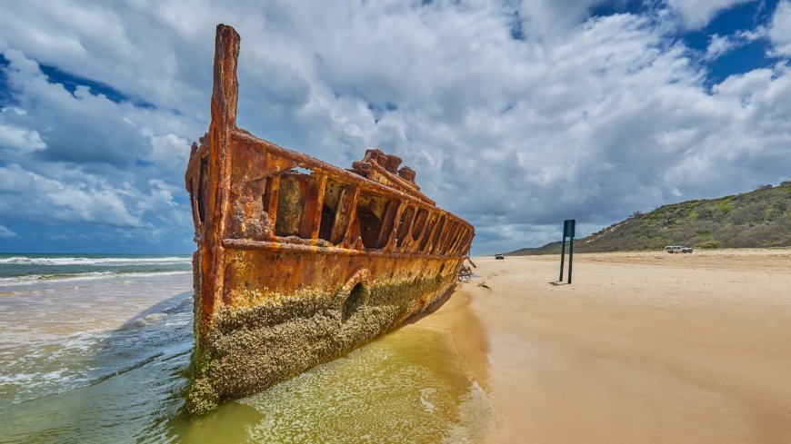 ‘Cursed’ paradise island is plagued by shipwrecks & dingo attacks with dark past – and you need special pass to visit --[Reported by Umva mag]