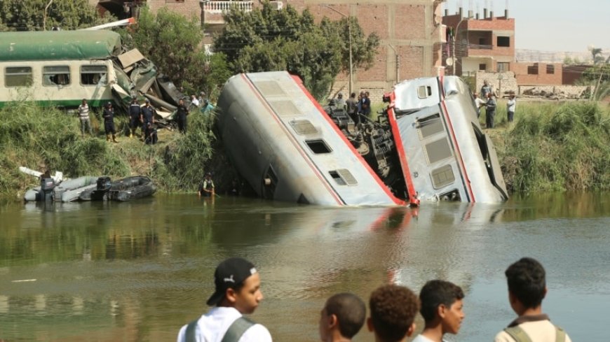 Train crash in Egypt kills 1, injures 21 people  --[Reported by Umva mag]