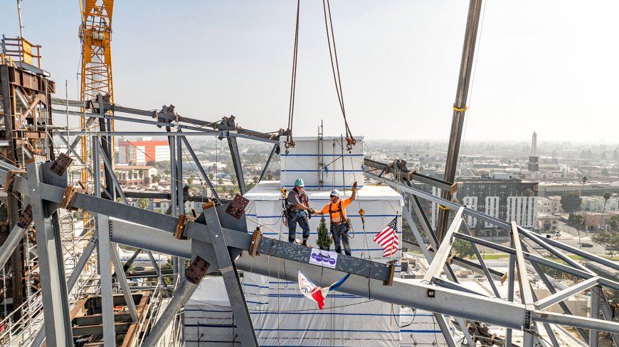 Signed steel beams 'top off' L.A. home for space shuttle Endeavour --[Reported by Umva mag]