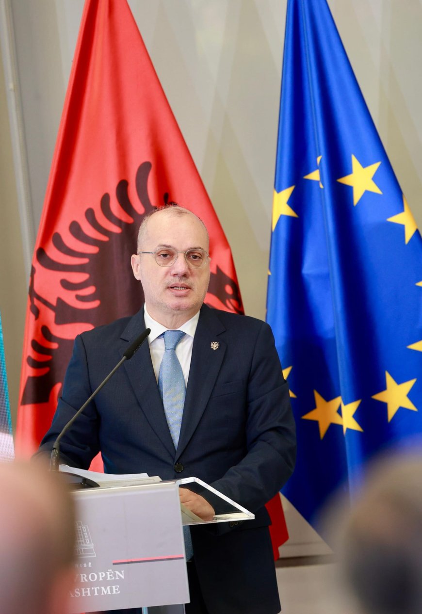 Tomorrow the second Albania-EU intergovernmental conference, Hasani: Historical moment for Albanians --[Reported by Umva mag]