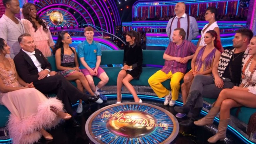 Strictly fans spot ‘clue’ Wynne Evans was ‘spoken to by show bosses’ after ‘wandering hands’ pushed aside by Katya Jones --[Reported by Umva mag]