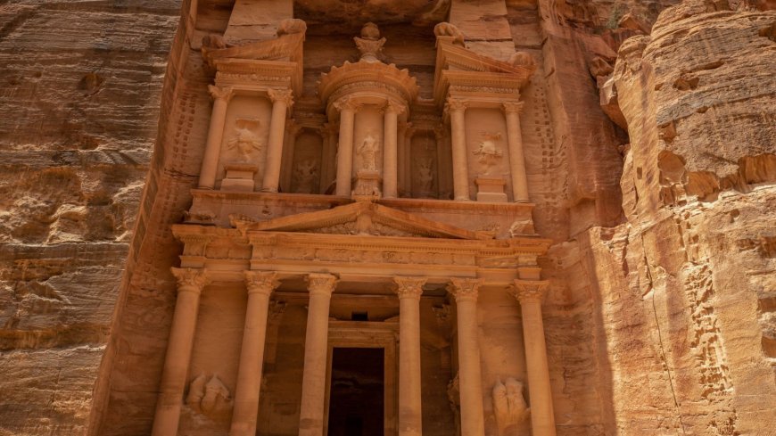 Archaeologists find ‘hugely rare’ secret TOMB under Indiana Jones landmark Petra hiding skeletons & ‘Holy Grail’ cup --[Reported by Umva mag]